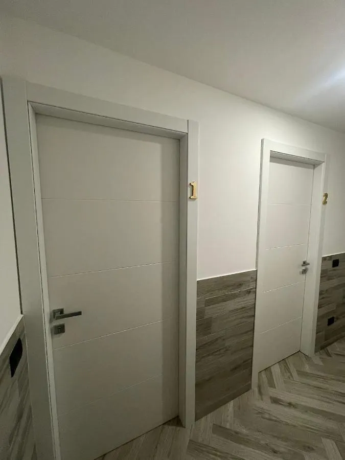Holiday Rooms Rho Guest house